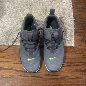 Men’s nike sneakers size 10